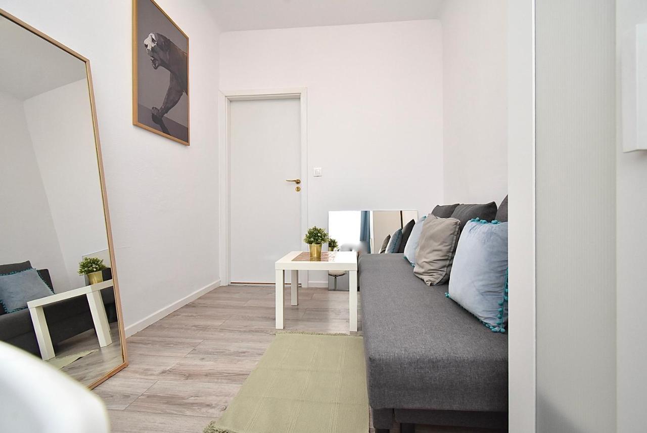 Aleja Niepodleglosci Homestay Warsaw