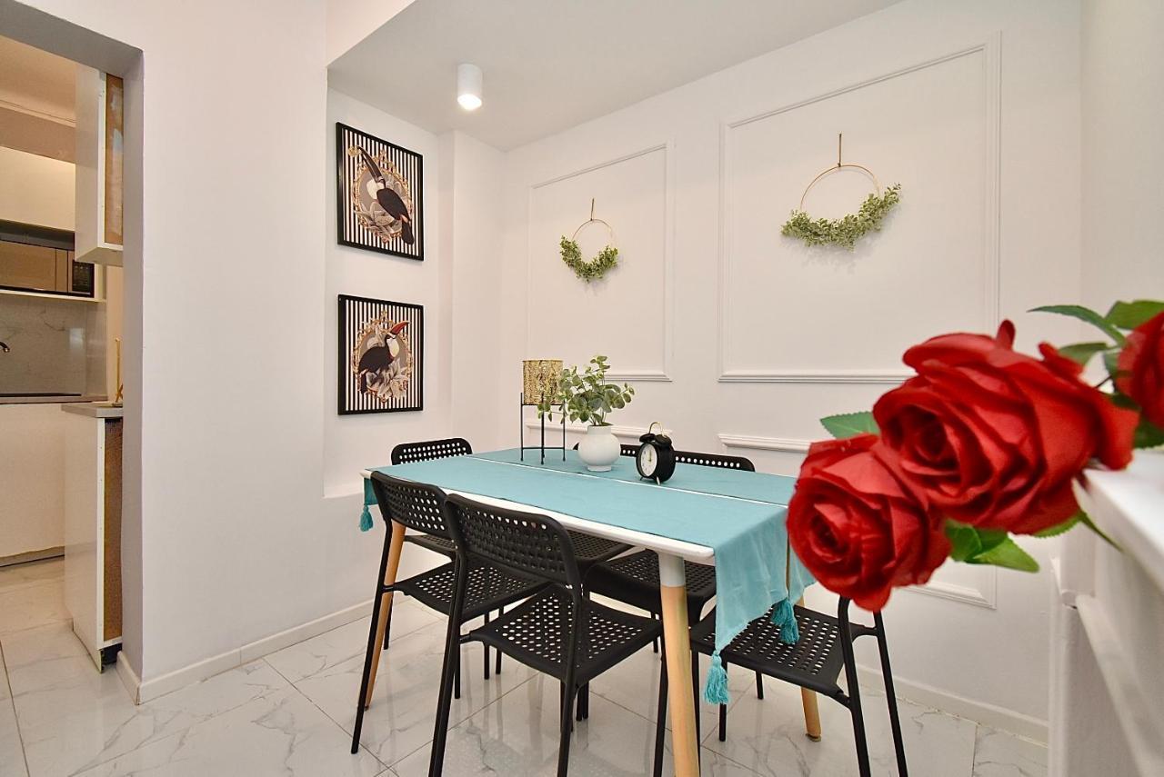 Aleja Niepodleglosci Homestay Warsaw