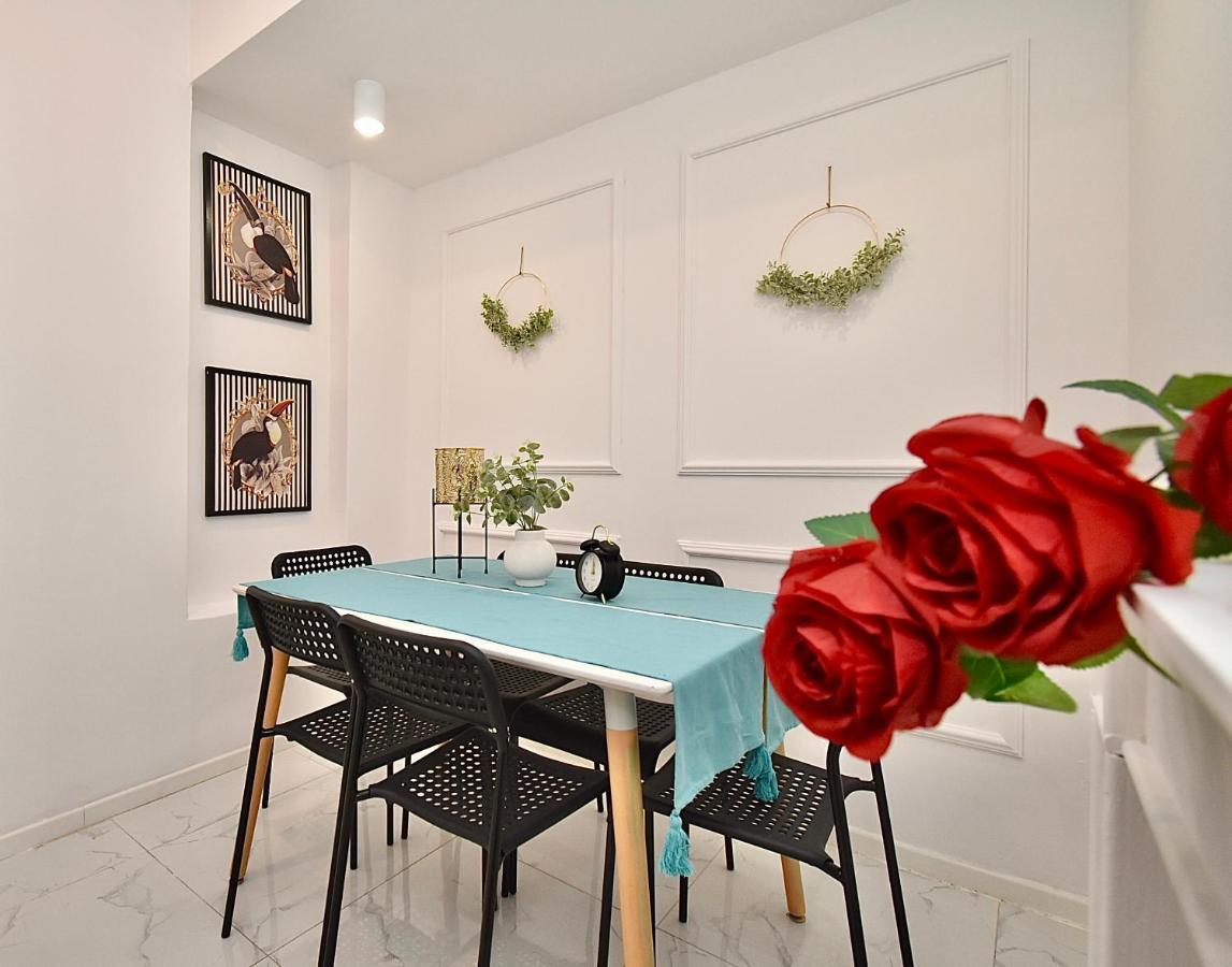 Aleja Niepodleglosci Homestay Warsaw